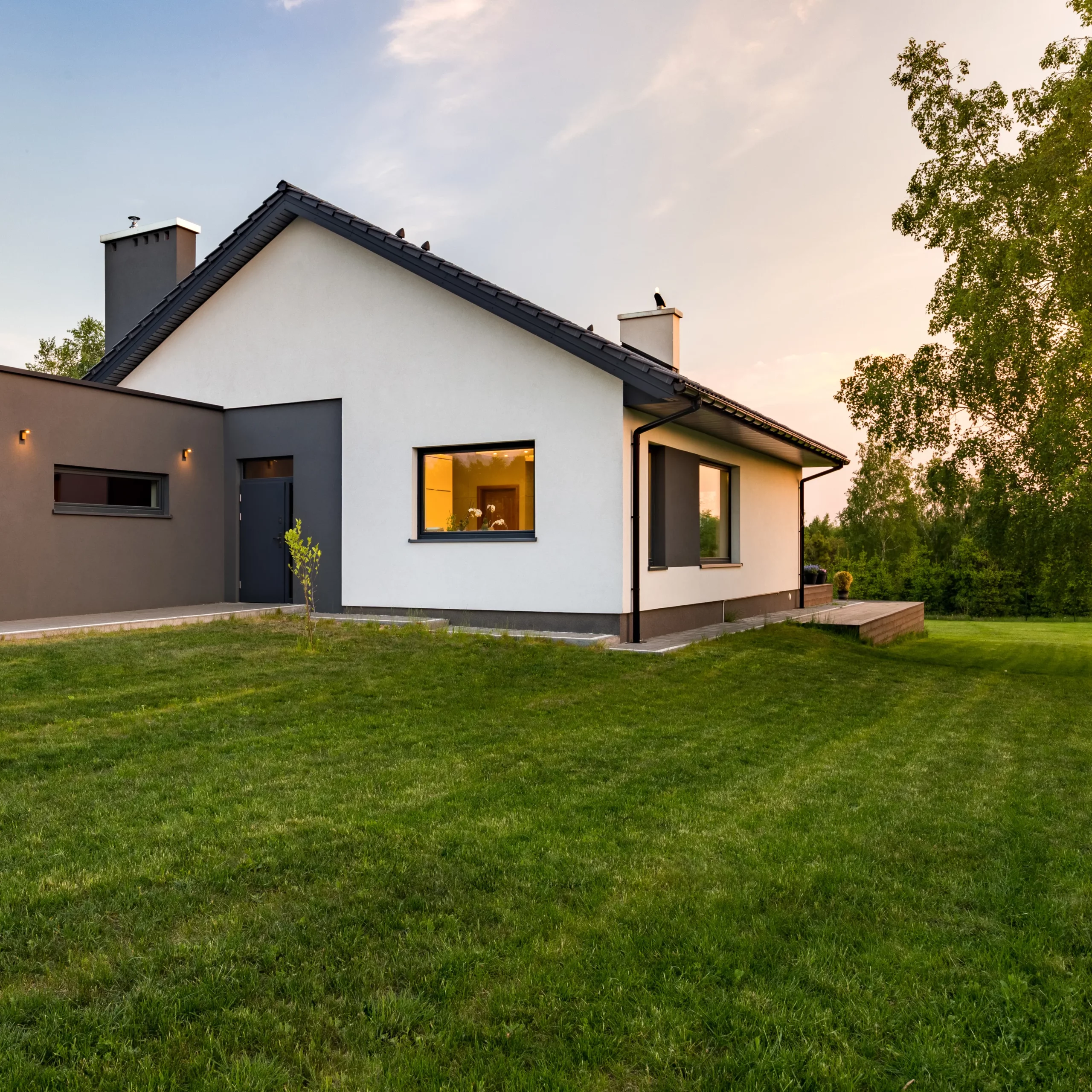 AdobeStock_197407362_resultat Modern vardagsrum efter städning
